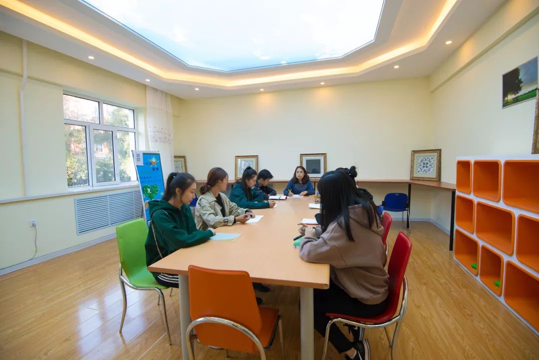 走進(jìn)龍外 | 黑龍江外國語學(xué)院學(xué)生心理成長指導(dǎo)中心 點(diǎn)亮心燈，賦能成長